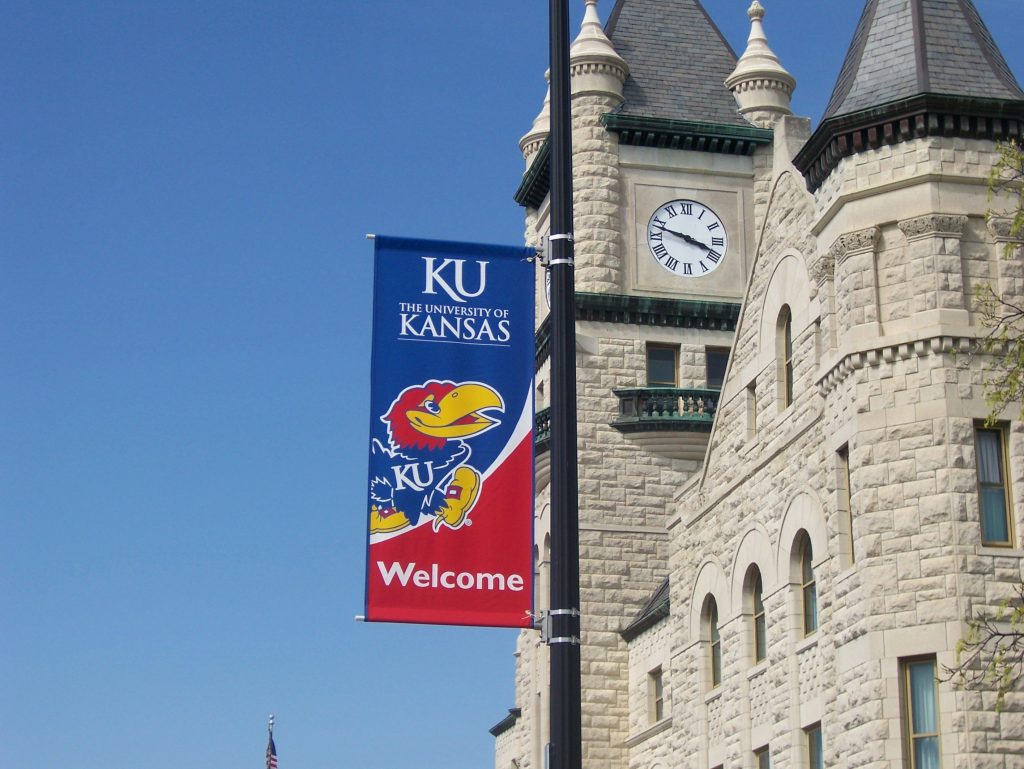 Pole Banners For Schools & Campus Material Promotions